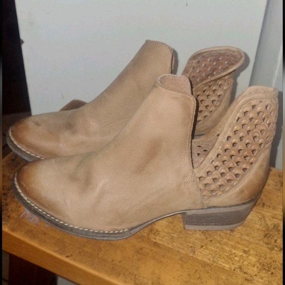 Circle G by Corral boots  brown  cutout  shortie western boots women's sz 7 1/2 - Picture 1 of 8